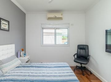 IMG_20260621_181508_000.jpeg · Agradável sobrado para venda em Jardim Humaitá com 3 quartos, sendo 1 suíte, 221m² - remaxfront#QU46