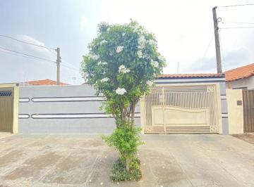 Casa · 262m² · 2 Quartos · 2 Vagas · Casa Padrão em São Carlos