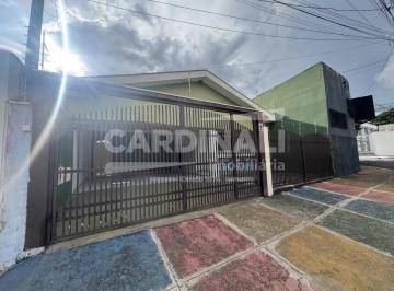 Casa · 250m² · 3 Quartos · 4 Vagas · Casa com 03 dormitórios