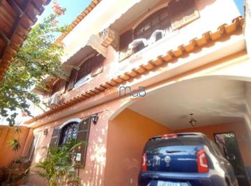 Casa · 200m² · 3 Quartos · 2 Vagas · Casa Ampla e Aconchegante no Sol Y Mar, Macaé!