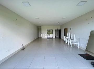 Comercial · 392m² · 4 Vagas · Loja comercial disponível para locação no Bairro Laranjeiras em Uberlândia-MG