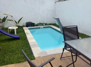 Casa · 250m² · 3 Quartos · 2 Vagas · Casa terrea à venda na região Comercial da vila Oliveira | Mogi
