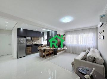 Sala · Apartamento com 1 quarto, 1 vaga à venda em Jardim Astúrias, Guarujá