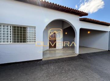 Casa · 260m² · 4 Quartos · 2 Vagas · Casa à venda no bairro Nossa Senhora de Fátima - Patrocínio/MG