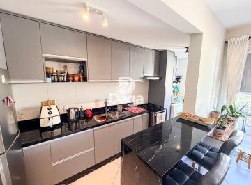Apartamento · 70m² · 2 Quartos · 1 Vaga · Apartamento 2 Dormitórios com Suíte na Carvoeira, Florianópolis/SC