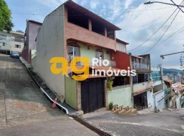 Casa · 250m² · 3 Quartos · 2 Vagas · Casa em Condomínio : Triplex / Residencial / Vila Valqueire