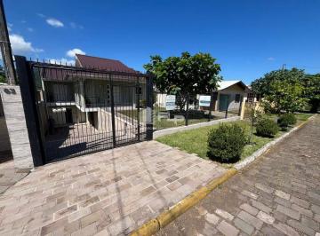 Casa · 151m² · 3 Vagas · CASA AMPLA COM PÁTIO CERCADO NO BAIRRO VILA RICA