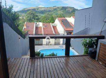 Casa · 124m² · 3 Quartos · 1 Vaga · Sobrado Padrão: Conforto, Lazer e uma Vista Inesquecível