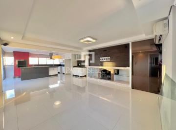 1 · Apartamento com 193 m², 3 quartos sendo 1 suíte à venda no bairro Bigorrilho.
