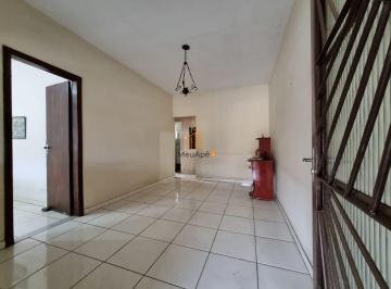 c1ihp1a2otgwzja2mtc5n2rj_md · Casa de esquina no Caiçara com 200m², barracão independente e HABITE-SE!