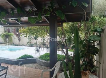 f7898bf9 · Casa, 3 dormitórios, 175.2 m², em João Paulo