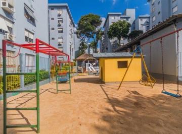 Apartamento · 38m² · 1 Quarto · 1 Vaga · Apartamento de 1 dormitório totalmente reformado no bairro Azenha