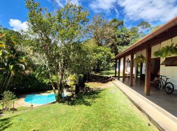 Casa de 5 quartos, Petrópolis · VENDA | ITAIPAVA - Casa linear e cheia de bossa em condomínio, com 5 quartos, piscina e área gourmet