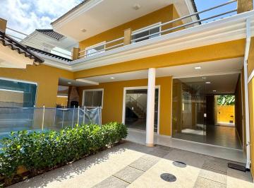 Casa de 3 quartos, Rio de Janeiro · Casa duplex, 3 suítes, área gourmet c/ piscina e sauna, área de serviço independente c/ dependência