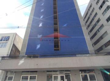 Foto 01 · Apartamento à venda no Centro de Curitiba-PR: 1 quarto, 1 sala, 1 banheiro e 45,30 m² de área. Venha