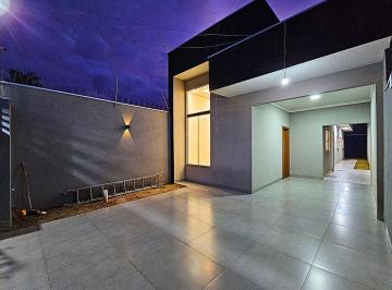 Casa de 3 quartos, Campo Grande · Linda casa térrea no bairro Pioneiros, com fachada imponente e Piscina