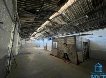 Comercial · 385m² · 3 Quartos · 4 Vagas · Galpão de 385m² na Av. Norte – Estacionamento e Pronto para Uso Comercial