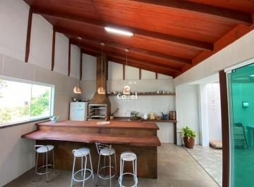 Casa de 4 quartos, Curitiba · Triplex com 4 Quartos, Ático e Área Gourmet Completa em condomínio