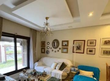 Casa · 8 Quartos · 3 Vagas · Sobrado Mobiliado Próximo do Mar em Tramandaí