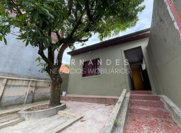 Foto 01 · Casa para locação em Barueri-SP, Vila Pouso Alegre: 3 quartos, 1 suíte, 2 banheiros e 150m² de área.