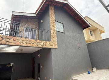 Casa · 276m² · 3 Quartos · 3 Vagas · Sobrado Completo no Jardim Maristela com Excelente Localização!