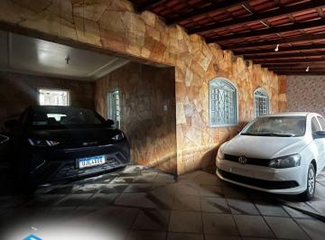 Casa de 3 quartos, Valparaíso de Goiás · 3 quartos sendo 1 suíte - Cozinha com planejados - Aceita proposta