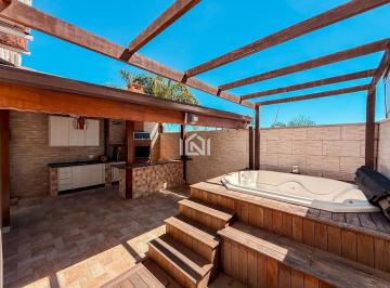 casa a venda no condominio splendido granja viana - quintal com area gourmet e ofuro · Casa à venda - na Chácara Quiriri