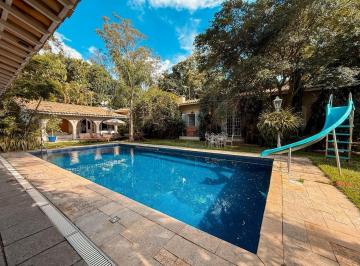 casa a venda no miolo da granja viana - piscina · Casa à venda - na Granja Viana