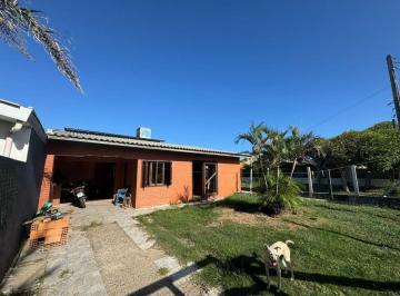 Casa de 9 quartos, Capão da Canoa · CASA COM ANEXO NO BAIRRO ARAÇA! EXCLUSIVIDADE!