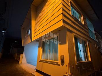 Casa · 100m² · 2 Quartos · 1 Vaga · Casa para alugar mobiliada com 2 quartos e 100m² em Coqueiros
