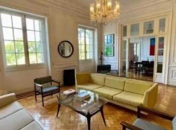 Apartamento · 233m² · 4 Quartos ·
Flamengo | Apartamento 4 quartos, sendo 2 suites
