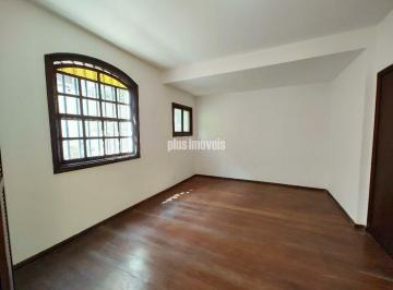 Casa · 228m² · 3 Quartos · 3 Vagas · Sobrado impecável Estilo Colonial em Sato Amaro