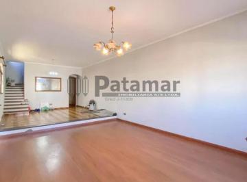 Casa · 205m² · 4 Quartos · 2 Vagas · Casa à venda com 4 quartos e 3 suítes, no Jardim Pinheiros.