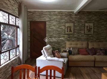 ampla sala de estar com acesso principal. · Casa com 4 Quartos e salão de festas com churrasqueira no Centro de Florianópolis