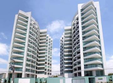 Apartamento · 160m² · 2 Quartos · 2 Vagas · Apartamento com 1 suíte + 2 dormitórios á 150 metros do mar - Centro - Balneário
