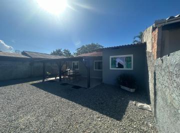 Casa · 70m² · 2 Quartos · 4 Vagas · Casa mista com 2 dormitórios em Itacolomi - Balneário Piçarras - SC