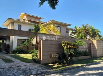 Casa · 380m² · 6 Quartos · 3 Vagas · Casa com 380 m² de área privativa na Praia do Campeche, em Florianópolis