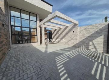 Casa · 63m² · 3 Quartos · 2 Vagas · Casa térrea, moderna em região de moradores