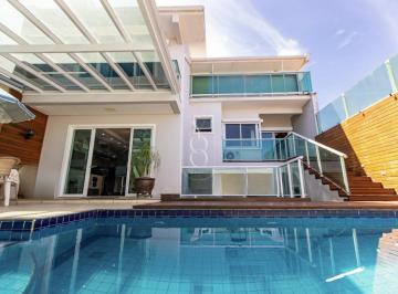 Casa · 330m² · 3 Quartos · 3 Vagas · Casa Espaçosa com 3 quartos e Lazer Completo no Ub