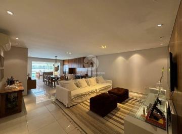 Apartamento · 232m² · 3 Quartos · 3 Vagas · Apartamento com 3 suítes e 3 vagas de garagem, Próximo a praia em Santos.