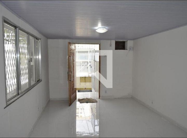 Foto do imóvel - Casa para aluguel: 2 quartos, aceita animais de estimação
