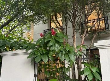 Casa · 285m² · 3 Quartos · 2 Vagas · Casa sobrado estilo neoclássico Jardim Paulistano 323m²
