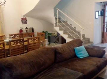 Casa · 200m² · 3 Quartos · 3 Vagas · Casa em condomínio com 3 dormitórios (1 suíte com closet) e 3 vagas - Granja Viana