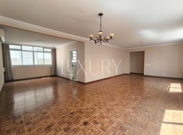 1 · Apartamento Amplo no Jardim Paulista: 4 Quartos, 1 Suíte e 2 Vagas com Ar-Condicionado.