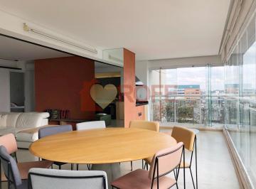 Apartamento · 105m² · 2 Quartos · 2 Vagas · Apartamento de 105 m² com depósito, 2 suítes e 2 vagas à venda em Pinheiros. Andar alto. Prédio novo