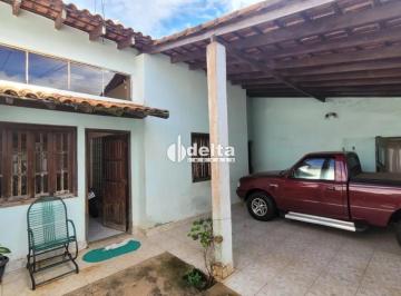 Casa · 200m² · 4 Quartos · 2 Vagas · Casa residencial com 4 quartos sendo 2 suíte disponível para a venda no bairro Marta Helena em Uberl