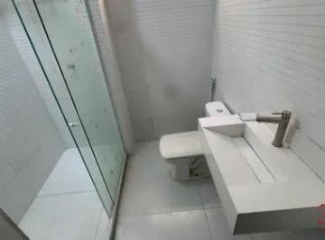 Apartamento · 80m² · 2 Quartos · Alugo Apartamento reformado no Centro de Niterói – R$ 2.400/mês