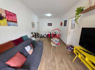 Apartamento · 82m² · 2 Quartos · 1 Vaga · Apartamento com 2 Quartos, Suíte, Varanda e Vaga à Venda na Tijuca!!! Próximo ao
