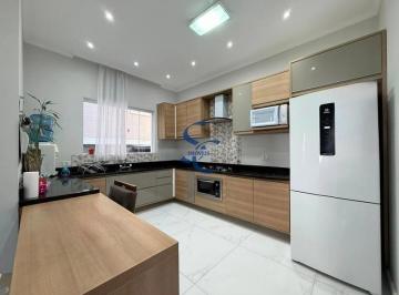Casa · 198m² · 3 Quartos · 2 Vagas · Casa em condomínio no Umbará