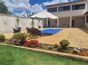 Casa · 270m² · 4 Quartos · 10 Vagas · Sobrado com piscina e área gourmet